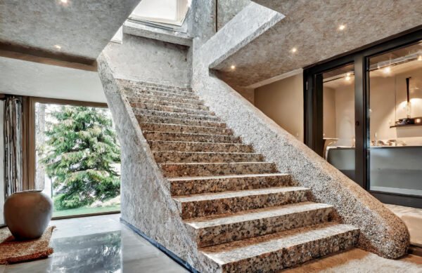 Firefly escalier en granit dans une maison moderne et luxieuse 60687